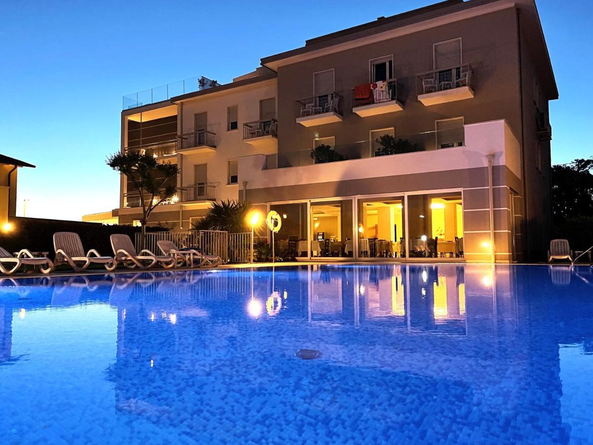 ברדולינו Hotel Paradiso מראה חיצוני תמונה